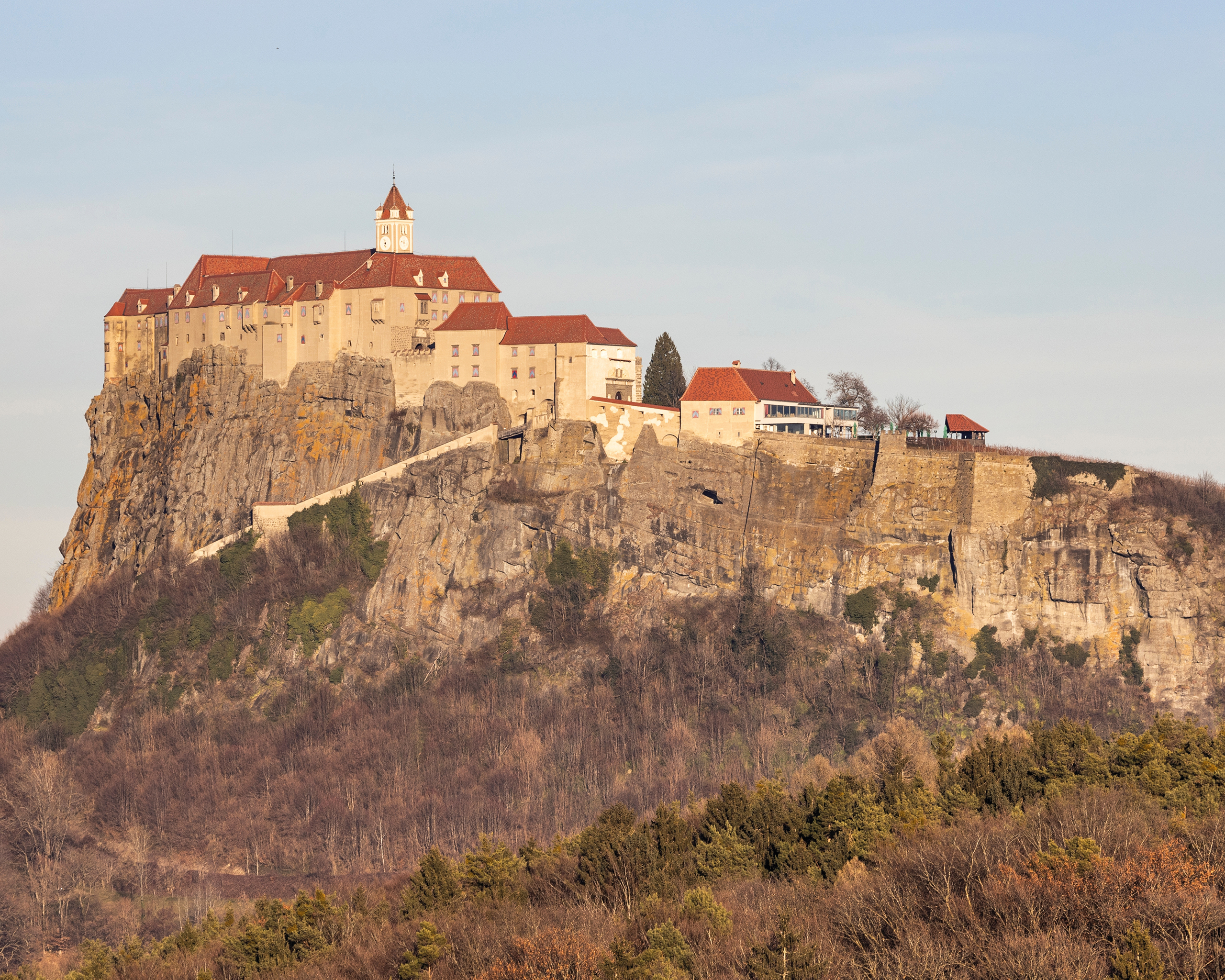 Riegersburg auf dem Vulkanfelsen – beeindruckende Burganlage in der Steiermark